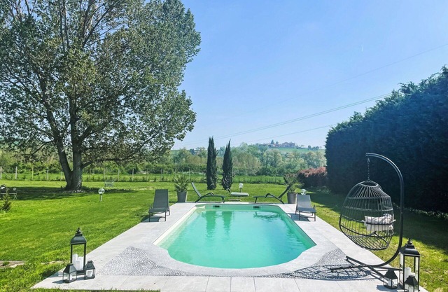Cosy apartment for 4 guests with pool, WIFI, TV, patio and parking