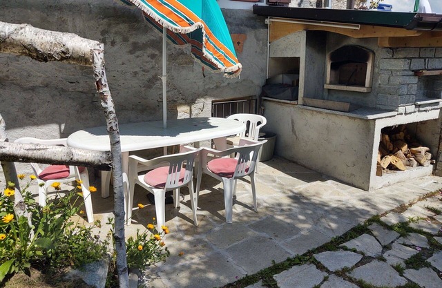 Cosy apartment for 2 guests with WIFI, TV, patio and pets allowed
