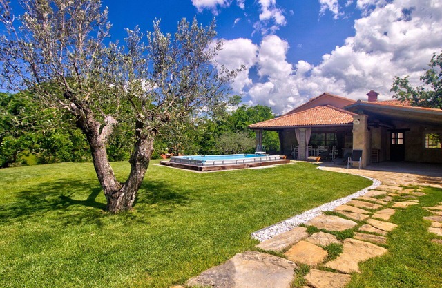 Cosy apartment with A/C, private pool, WIFI, TV, terrace, pets allowed, panoramic view and parking