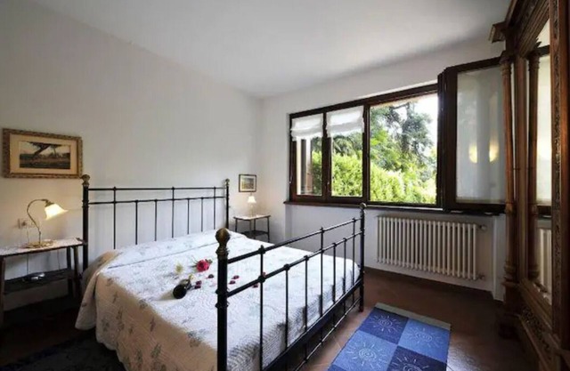 Cosy Cottage Florines 2 minutes walk from lake front in Lenno.