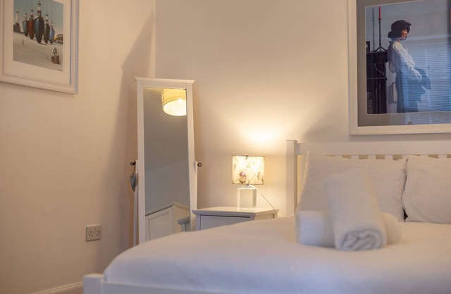 Cosy Garden Cottage | Fleming Place