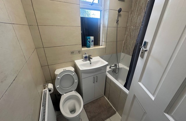 Cosy Maisonette in Kingsbury - Families, Event goers an Contractors