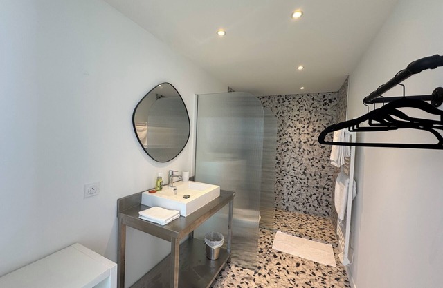 Cosy Room 1