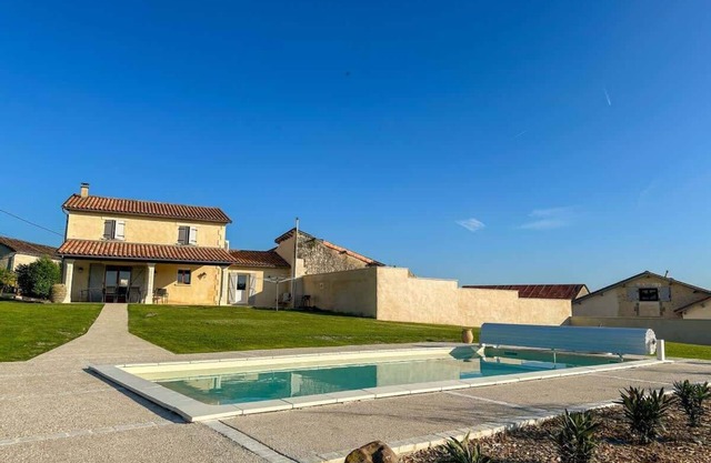 Cosy Stay, Remote Work Retreat, 9 Guests Aubeterre