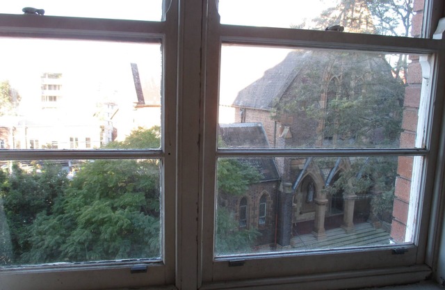 Cosy Sunny Studio in Excellent City Location