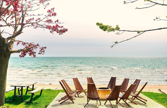 Cottage 14: Beachfront Cottage Escape