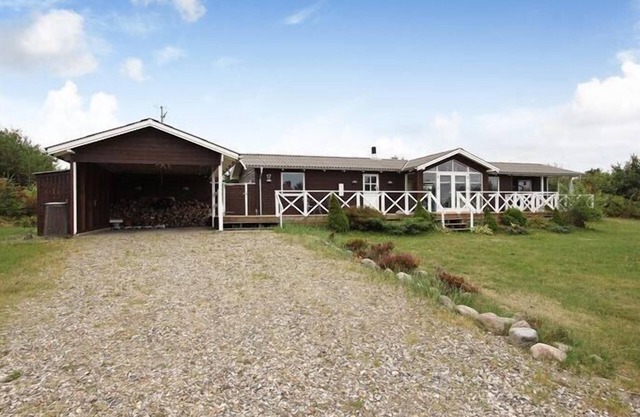 Cottage close to Himmerlands Golf and Spa Resort.
