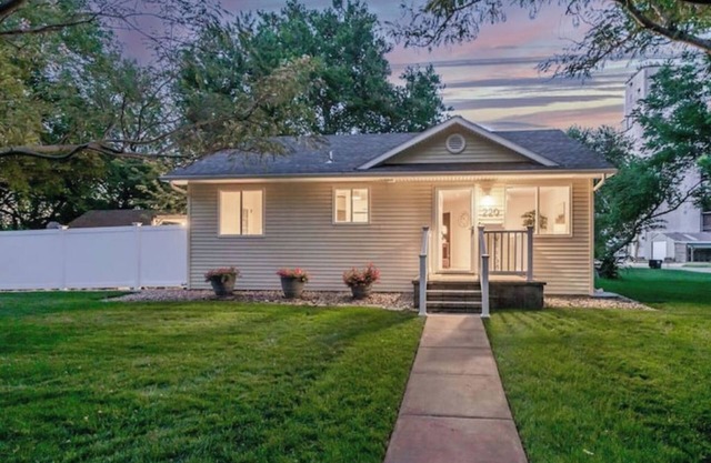 Cottage Corner - Experience small-town hospitality at its best!