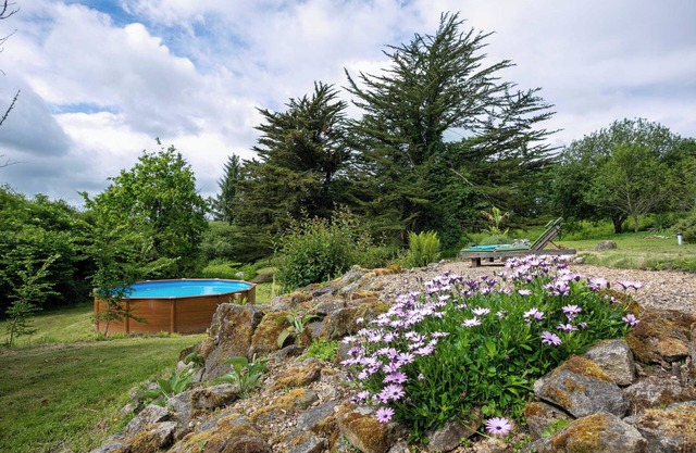 Cottage 'Gîte Le Cornouaille - 10 Personnes' with Shared Pool, Shared Garden and Wi-Fi