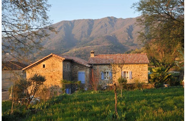 Cottage in Ardèche at the foot of greenhouse Bar