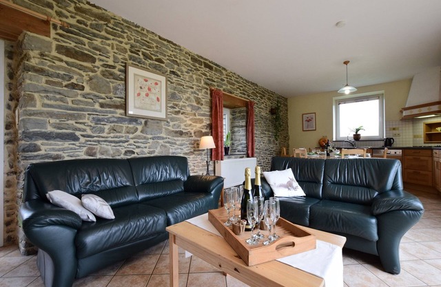 Cottage in Neufmoulin with sea beach
