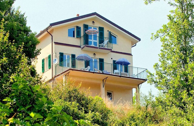 Cottage in Sesta Godano near Forest & Sea
