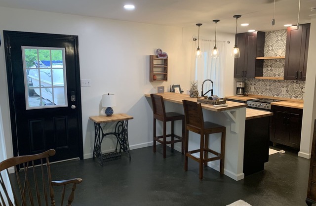 Cottage in the Heart of Savannah. Minutes from downtown & Tybee Island