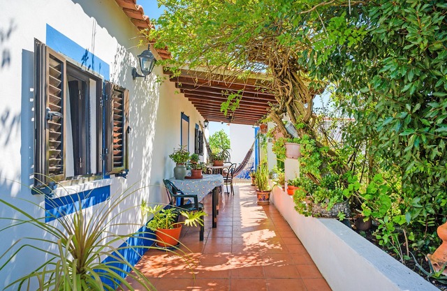 Cottage 'Monte Da Bárbara' with Private Terrace, Private Garden and Wi-Fi