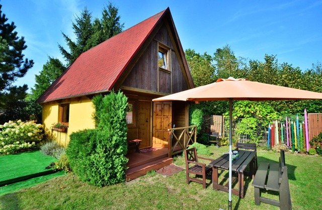 Cottage near Lake Jamno and Łazy Beach