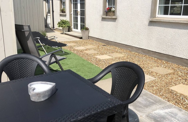 Cottage near the sea side (2 bedrooms with 2 double beds plus 2 fold down beds
