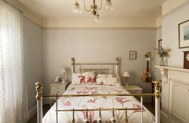 COTTAGE ON KING STREET SANDY BAY