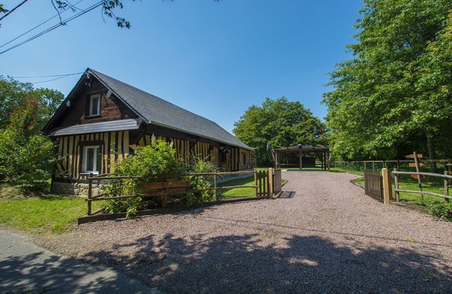 Cottage with animal park on property nearby Honfleur Deauville Le Havre