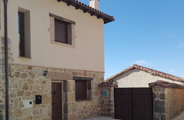 Cottage with swimming pool