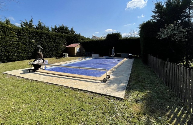 Cottage with heated swimming pool 2/5 people near Zoo de Beauval & Chateaux de la Loire