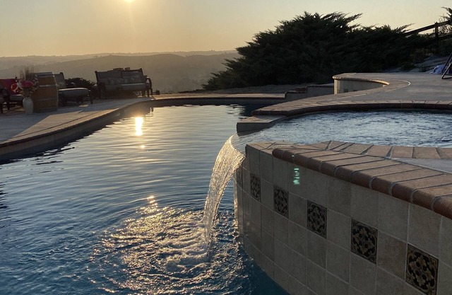 Cougar Ridge- 10 Acre Outdoor Oasis with Panoramic Views, Pool, Spa and Bocce