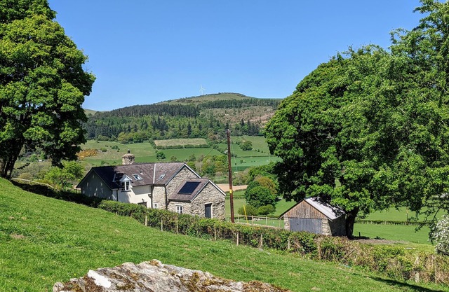 Counrty Cottage with HOT TUB, FIBRE BROADBAND, NETFLIX