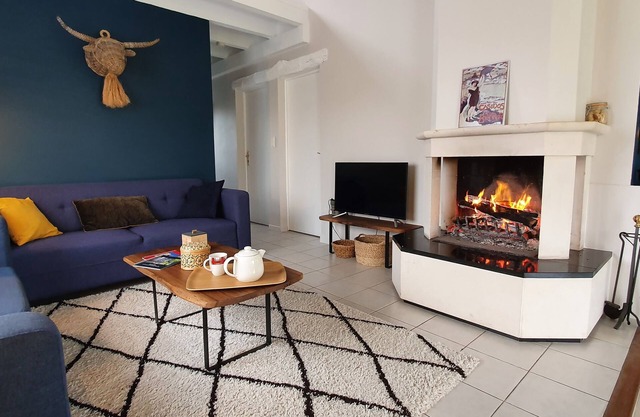 COUNTRY-BASQUE: House for 6 with 3 bathrooms and private services