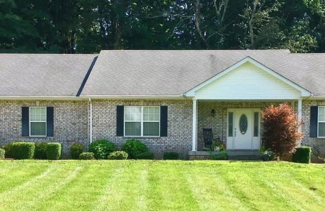 Country Chic- 4 BR Home-Quiet Country Road