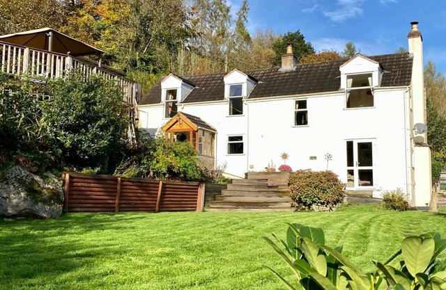 Country Cottage With Truly Amazing Views Over The River Wye valley. Pet friendly