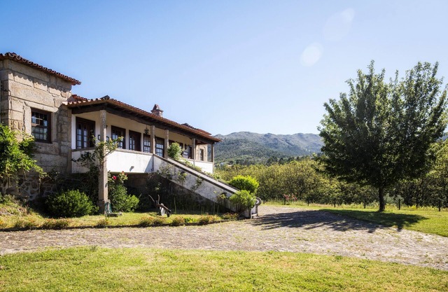 Country farmhouse with private pool