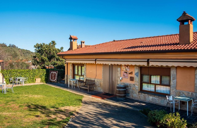 Country House 'Casa Rural Arroal I' with Mountain View, Wi-Fi and Air Conditioning