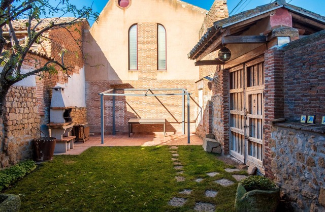 Country House 'Casa Rural El Saúco' with Private Garden and Balcony