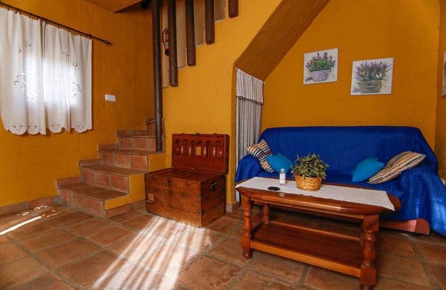 Country House 'Casas Rurales El Viejo Castaño 2' with Mountain View and Air Conditioning