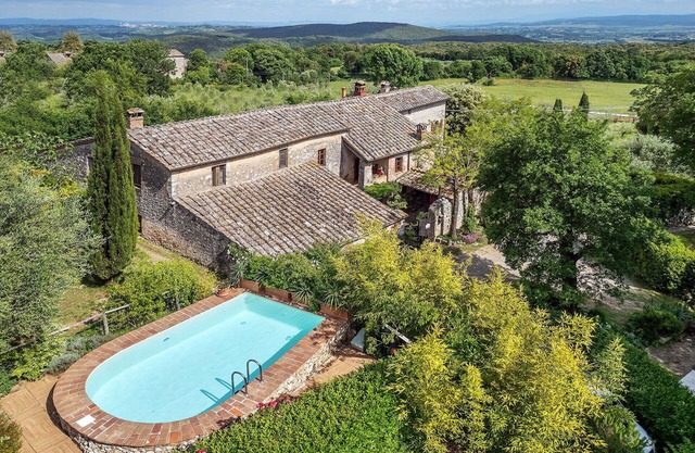 Country House/Farm House in Monteriggioni with 6 bedrooms sleeps 12