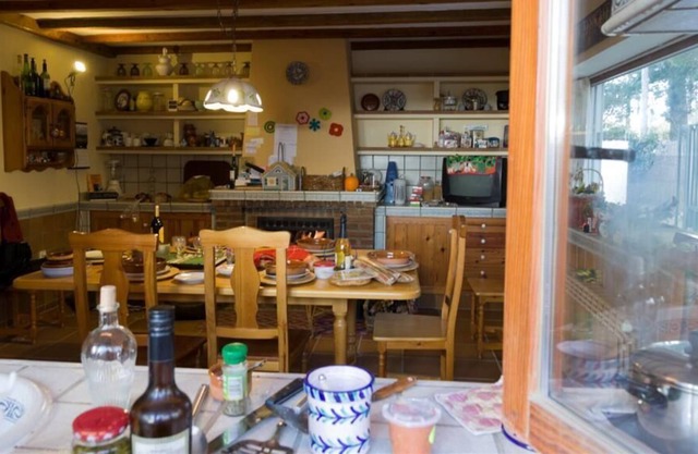 Country house in the valley of La Fuenfría with private garden.