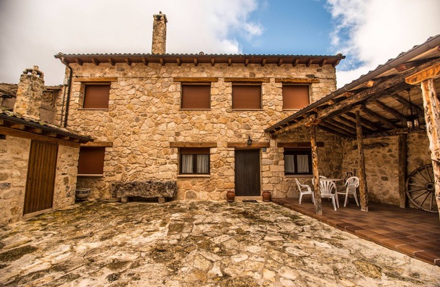 Country House 'La Escondida' with Private Terrace and Wi-Fi