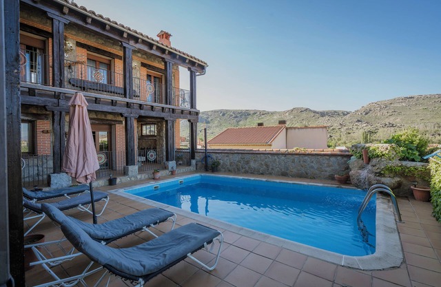 Country House 'Las Eras De Riofrio' with Mountain View, Private Pool and Wi-Fi