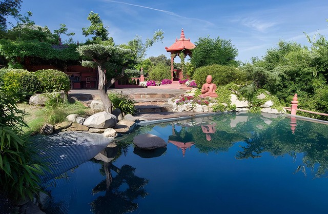 Country House 'Maravilloso Jardin Oriental' with Mountain View, Wi-Fi and Air Conditioning
