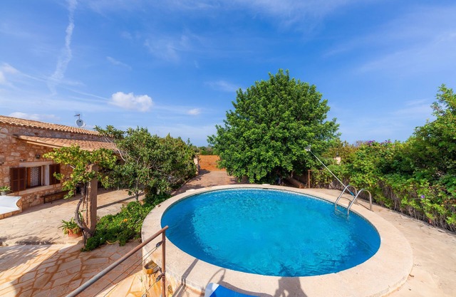 Country House "Villa Jacoba" with Pool and Near a Natural Park