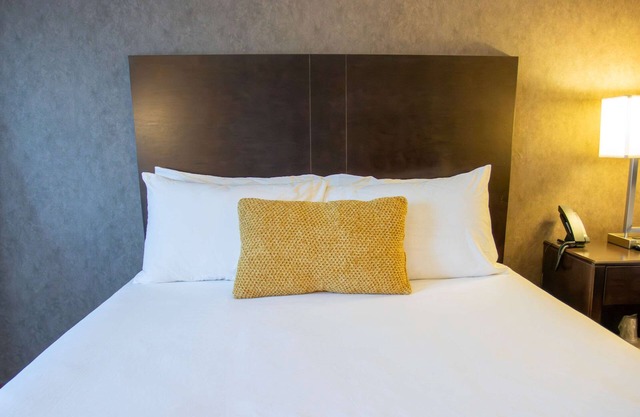 Country Inn & Suites by Radisson, Garden City, KS