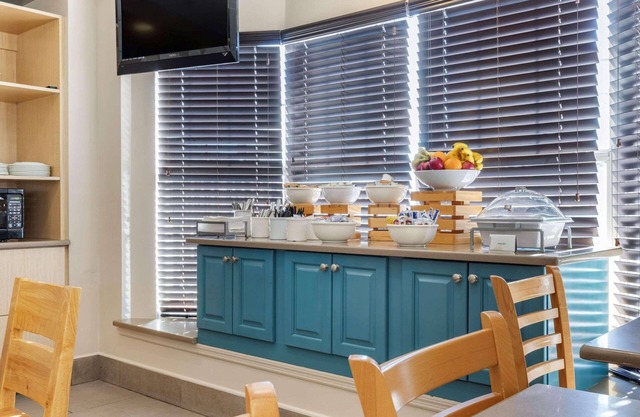 Country Inn & Suites by Radisson, Lumberton, NC