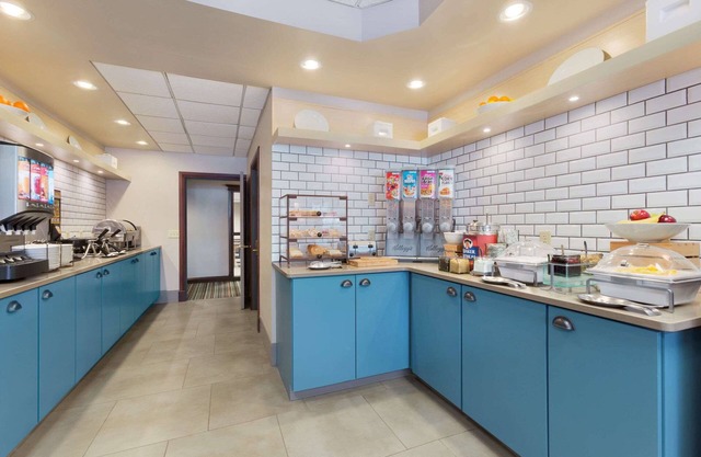 Country Inn & Suites by Radisson, Wausau, WI