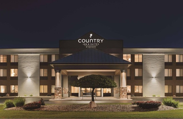 Country Inn & Suites by Radisson, Mt. Pleasant-Racine West, WI