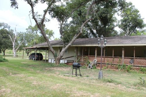 Countryside Bliss - Entire Home on 2 Acres