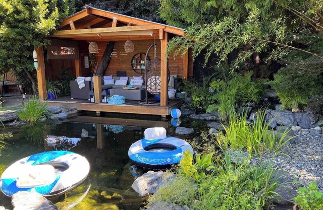 Couple's Oasis @ Horner Park