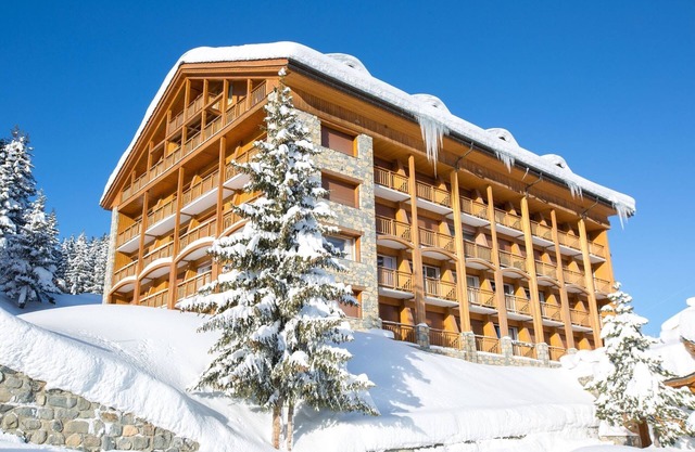 Courchevel 1850, elegant, 3 bedrooms, 92sqm, ski in ski out, exceptional view