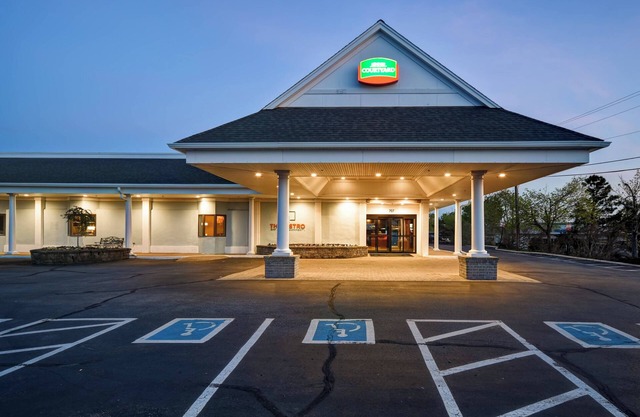 Courtyard By Marriott Cape Cod Hyannis