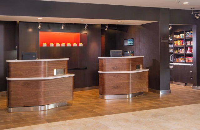 Courtyard by Marriott Richmond West
