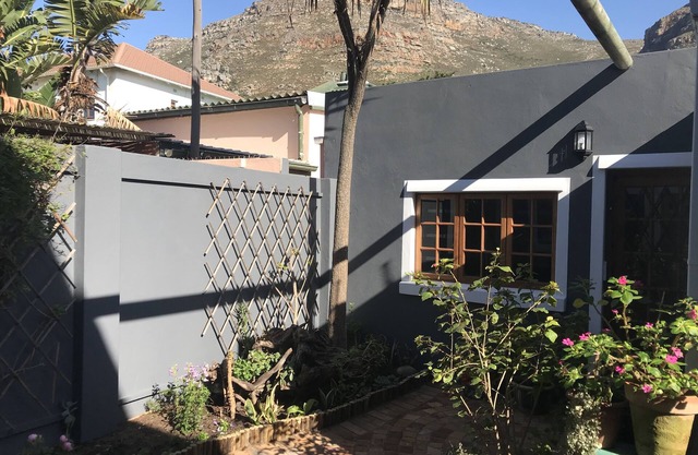 Courtyard Cottage Muizenberg; Cosy Studio Apartment
