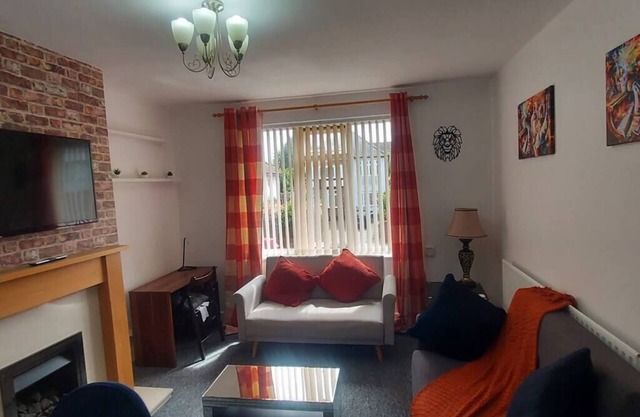 Coventry 59 Michaelmas Spacious Pet Friendly 2 Bedroom House